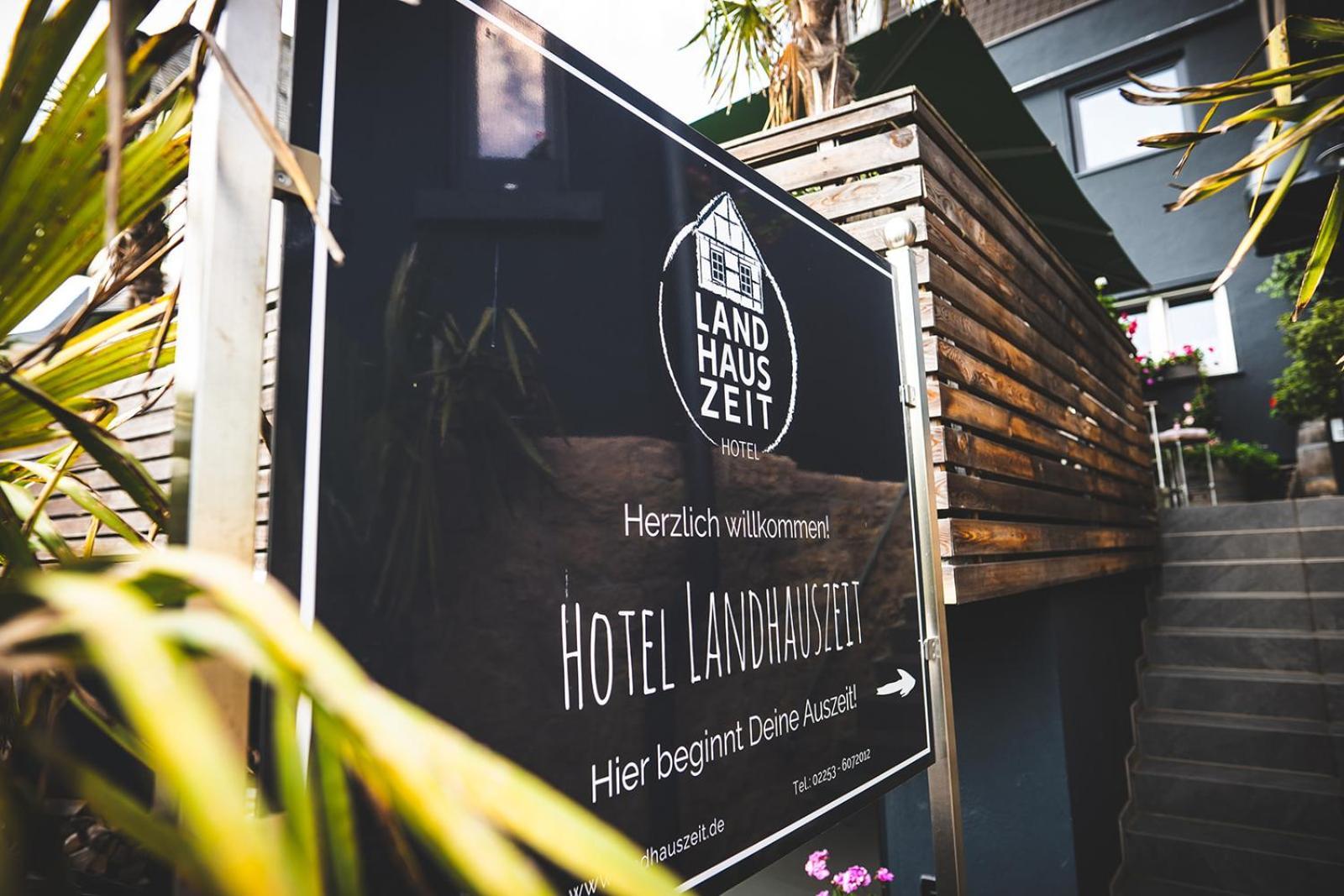 Hotel LANDHAUSZEIT Bad Muenstereifel Buitenkant foto
